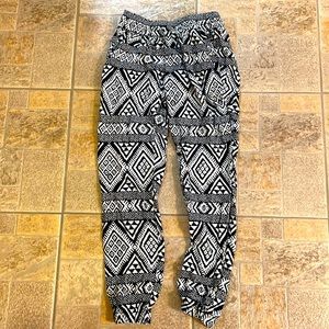 Black & White detailed pants